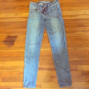 Women’s American Eagle Jeggings.